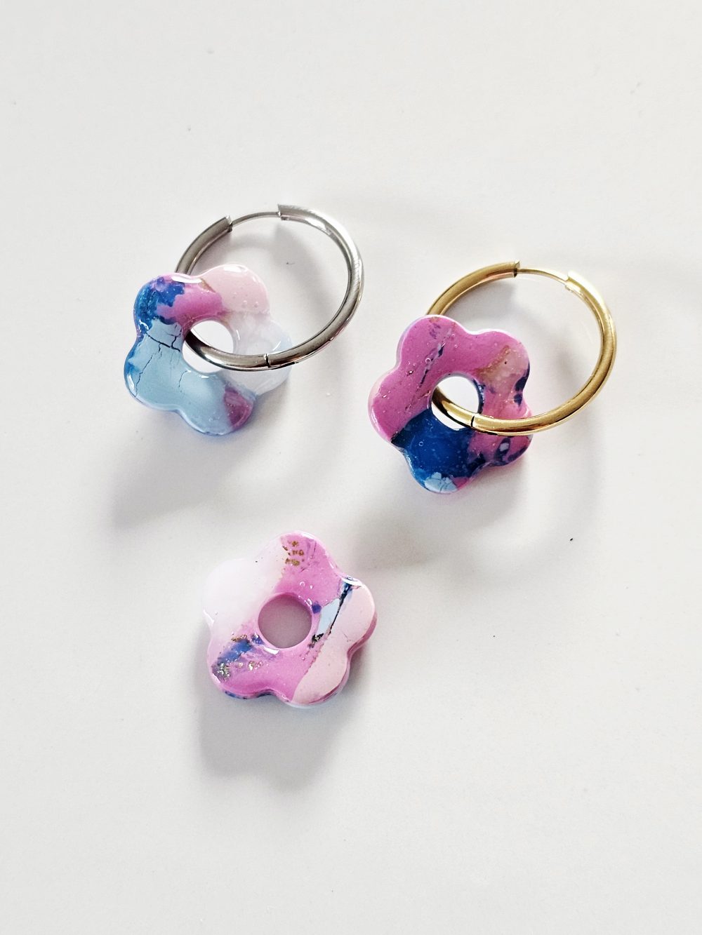 créoles interchangeables bleu et rose